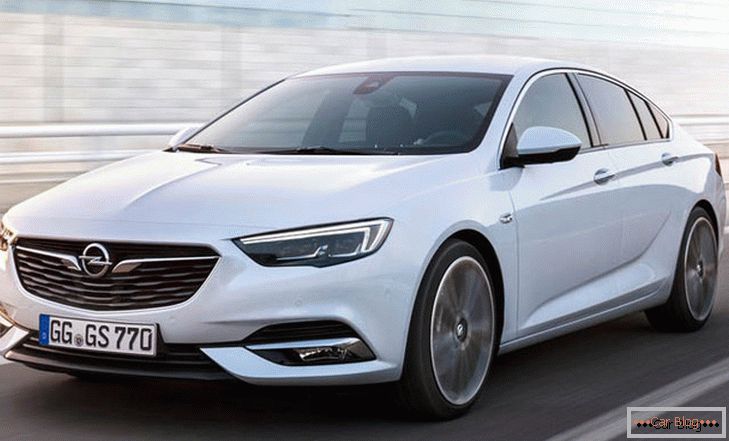 Az Opel Insignia megjelenése