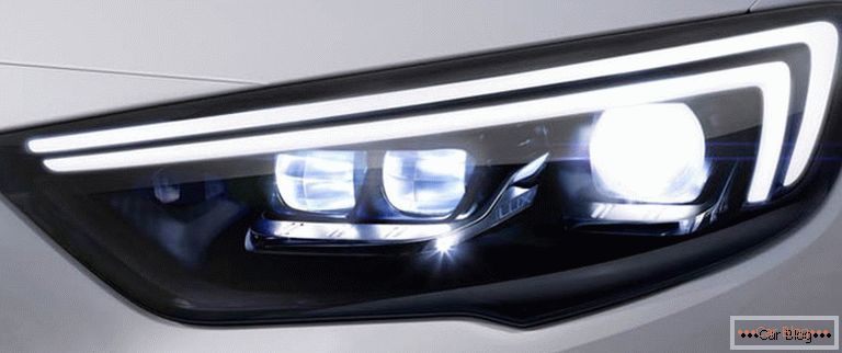 Opel Insignia fényszórók