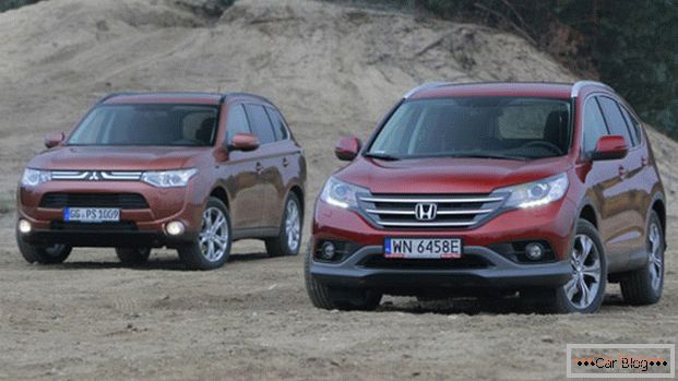 A Mitsubishi Outlander és a Honda CR-V - автомобили,  которые могут похвастаться немалой популярностью среди паркетников