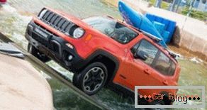 Jeep Renegade vesz részt rafting 5