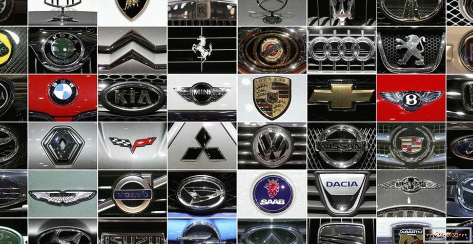 A különböző gyártók autói jelképei