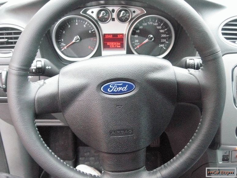 Ford Focus 2 руль