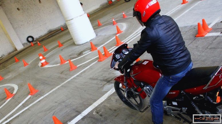 hogyan szerezzen motorkerékpár-engedélyt