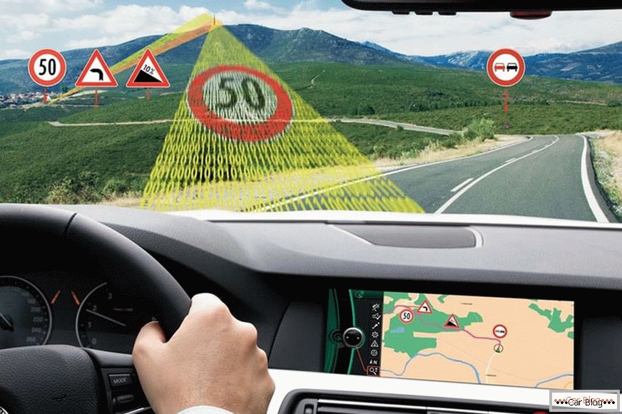 Hogyan válasszunk autós navigátort?