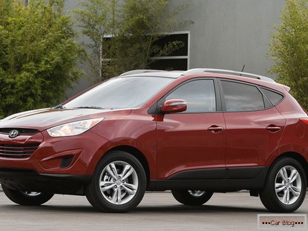 A Hyundai Tucson autó biztosan élvezni fogja minden embert