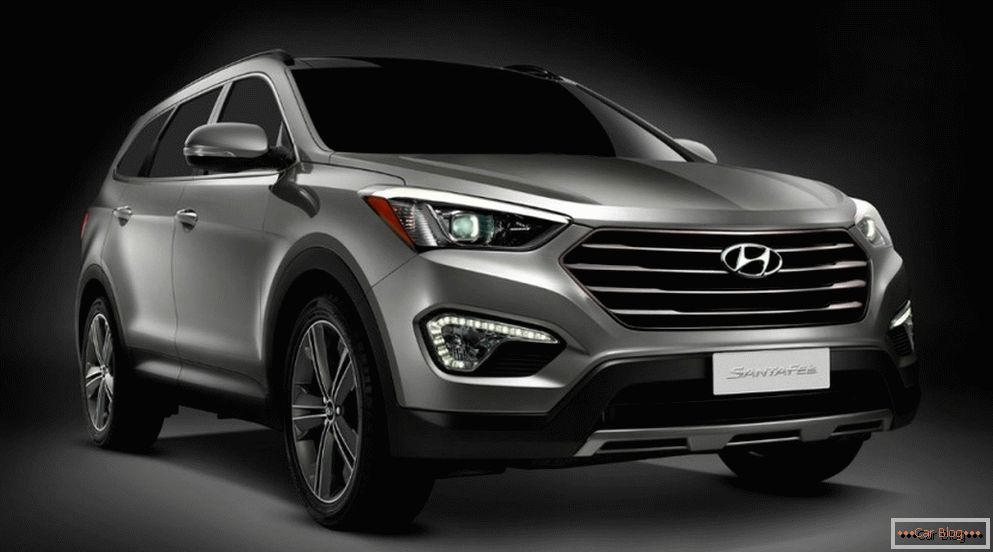 Корейцы представили рестайлинговый A Hyundai Santa Fe-ben 2017-ben на чикагском автосалоне
