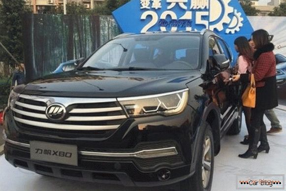 A Lifan X80 bemutatja az autós szalonot Sanghajba