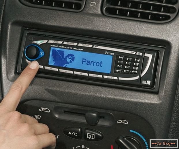 A modern autó nehéz elképzelni rádió nélkül