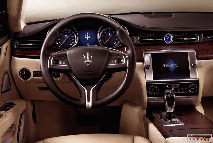 Maserati quattroport ár
