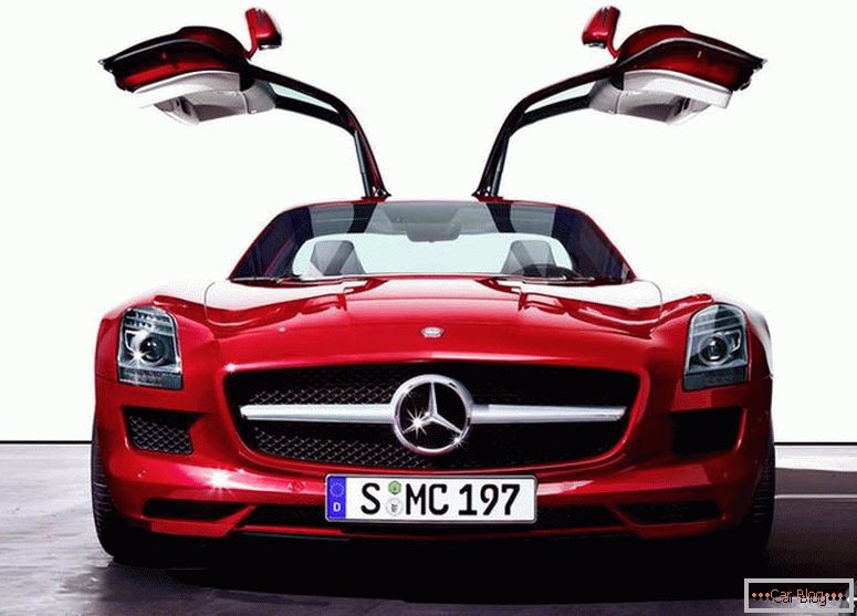 Mercedes SLS AMG ára