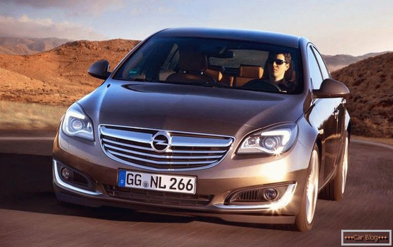 Ár Opel Insignia 2014
