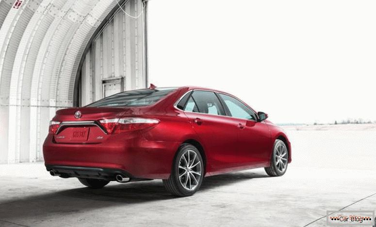 Photo of Toyota Camry 2015 modellév