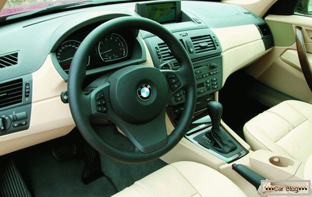 BMW X3 autó belső