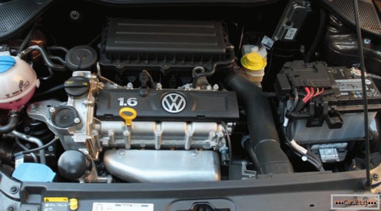 A motor Volkswagen Polo Sedan 2015-2017