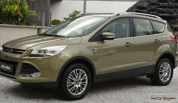 A Ford Kuga kocsija kismértékű megjelenést jelent a SUV számára.