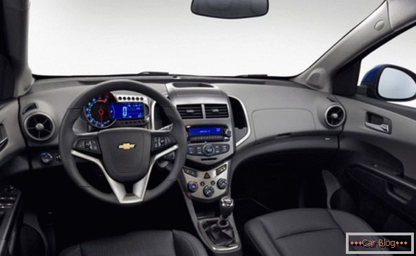 Chevrolet Aveo autó belső - szerény és ízléses