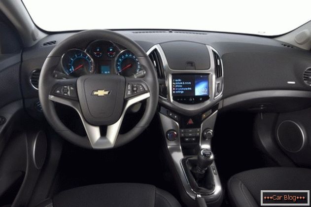 A Chevrolet Cruze autóterme híres a kényelméről és megbízhatóságáról