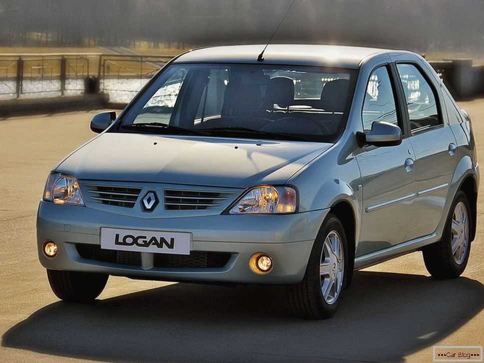 Renault Logan - elölnézet