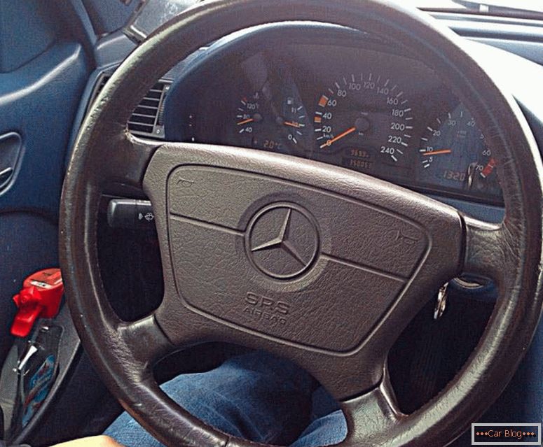 Mercedes-Benz W140 kormánykerék