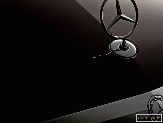 A Mercedes autók mindig rangosak és a legdrágábbak.