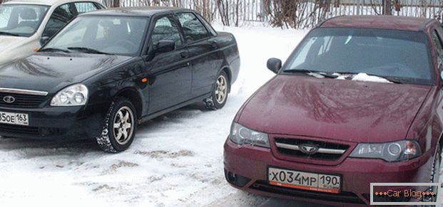 Az orosz Lada Priora és a Daewoo Nexia az üzbég gyülekezésből - ami elfogadhatóbb a fogyasztóink számára